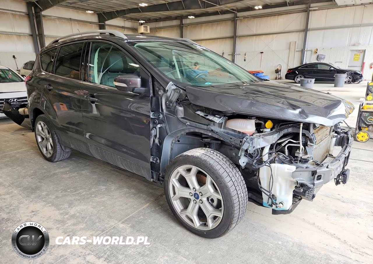 2019 Ford Escape Titanium VIN:1FMCU9J95KUA20075 - 4