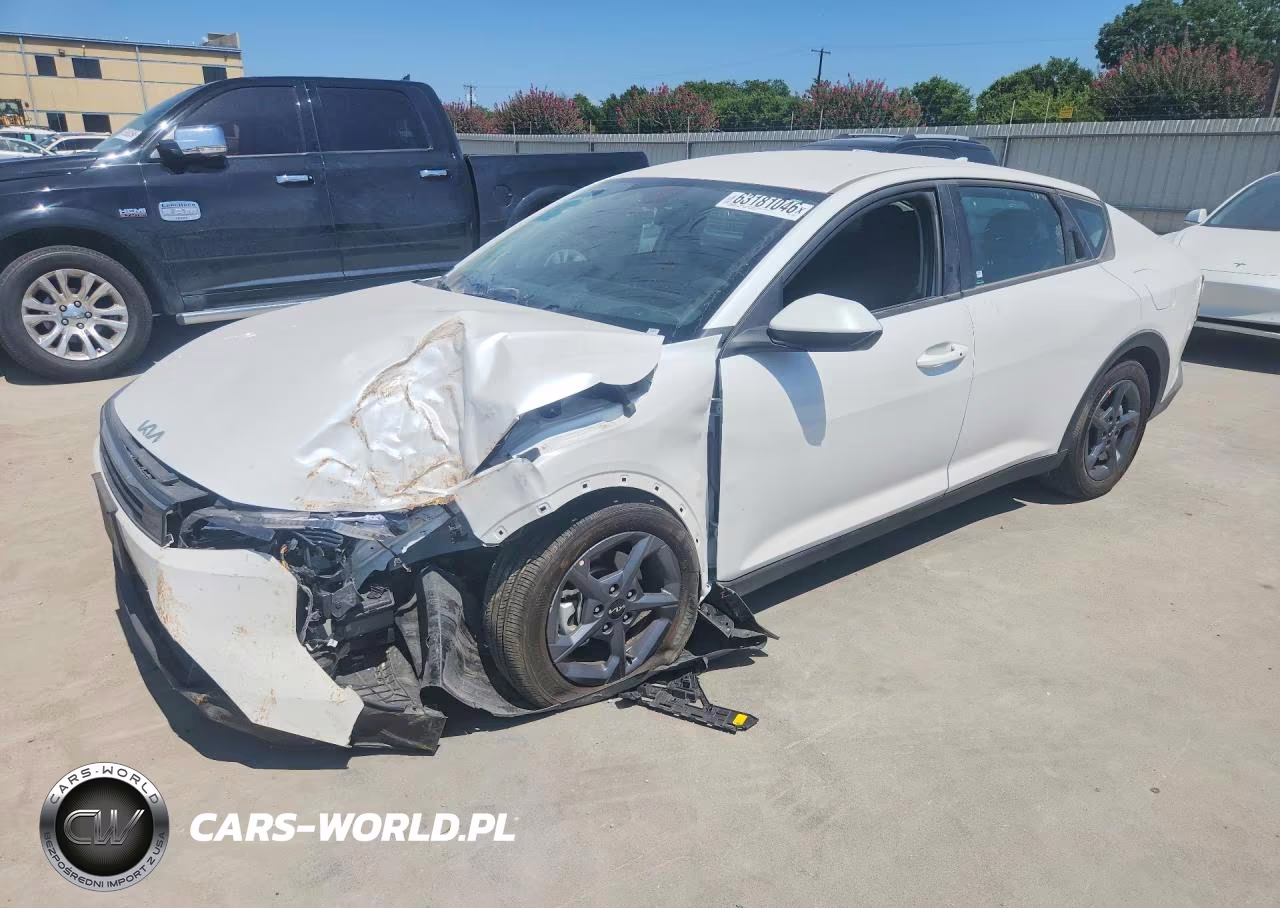 2026 Kia K4 Lxs VIN:3KPFT4DE2TE358100 - 1