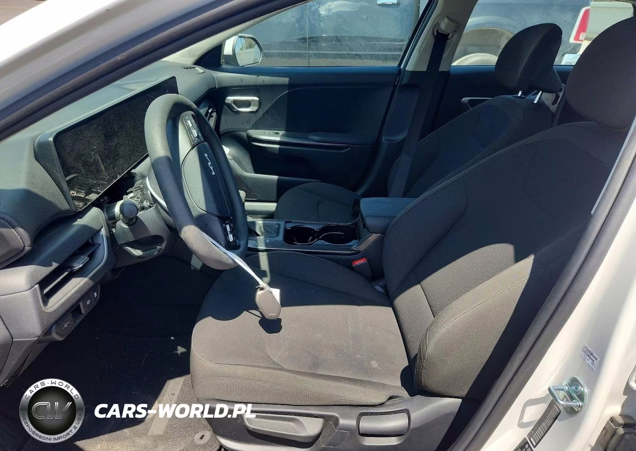 2026 Kia K4 Lxs VIN:3KPFT4DE2TE358100 - 7