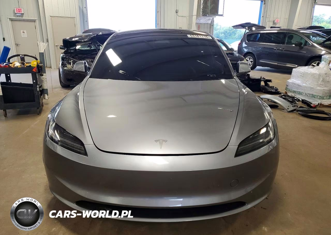 2025 Tesla Model 3 VIN:5YJ3E1EAXSF999916 - 5