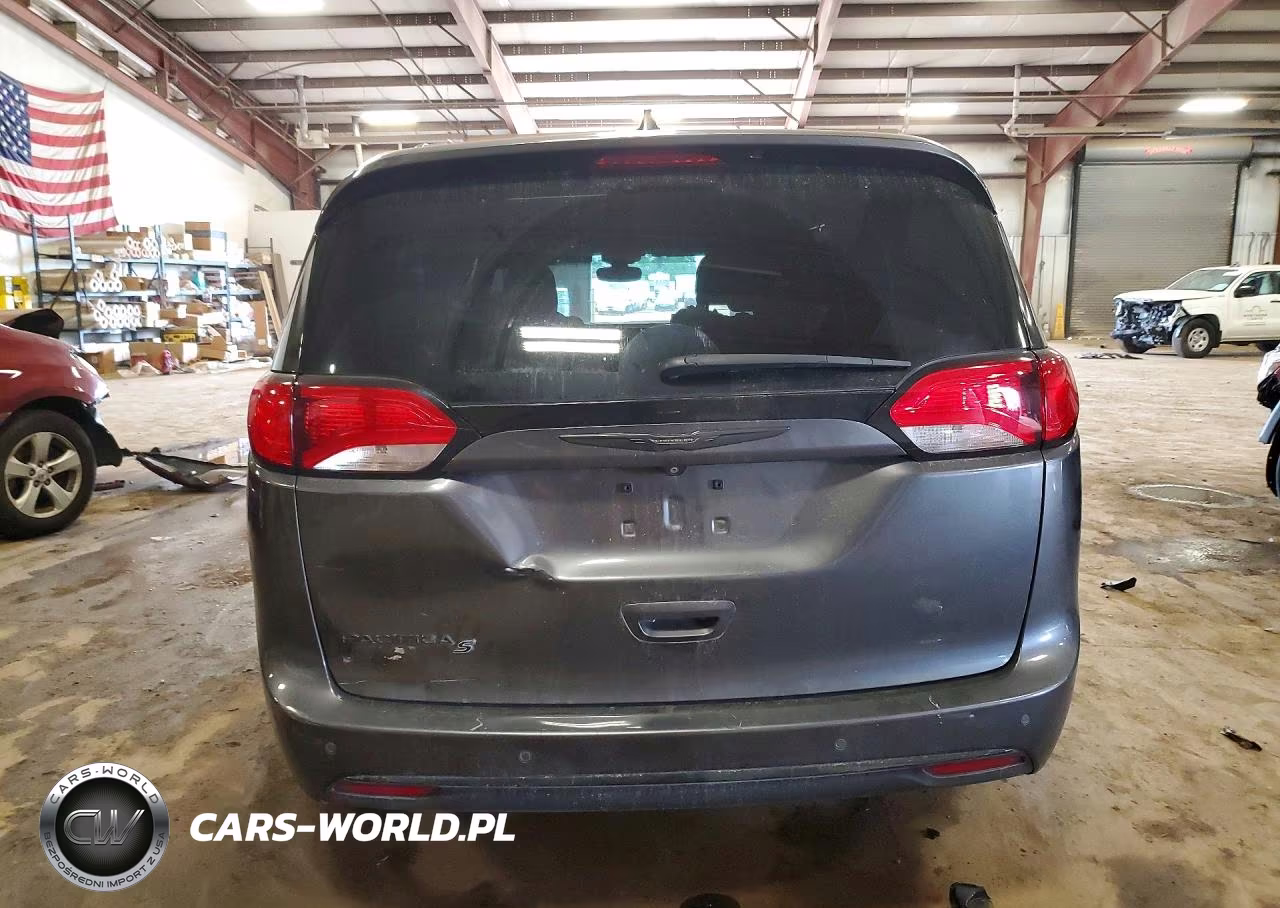 2018 Chrysler Pacifica Touring Plus VIN:2C4RC1FG6JR356825 - 6