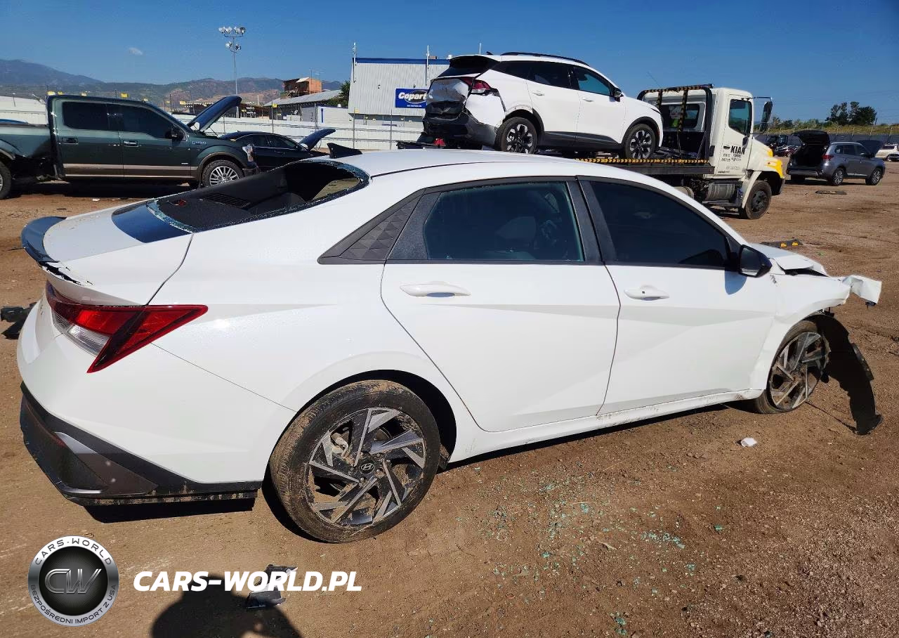 2025 Hyundai Elantra Sel Sport VIN:KMHLM4DG3SU000596 - 3