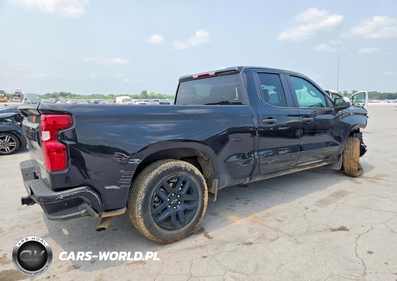 2024 Chevrolet Silverado C1500 Custom VIN:1GCRABEK9RZ224175 - 3