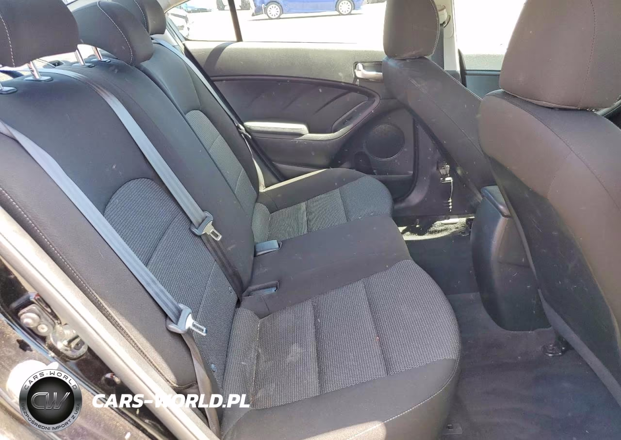 2018 Kia Forte Lx VIN:3KPFK4A7XJE281983 - 10