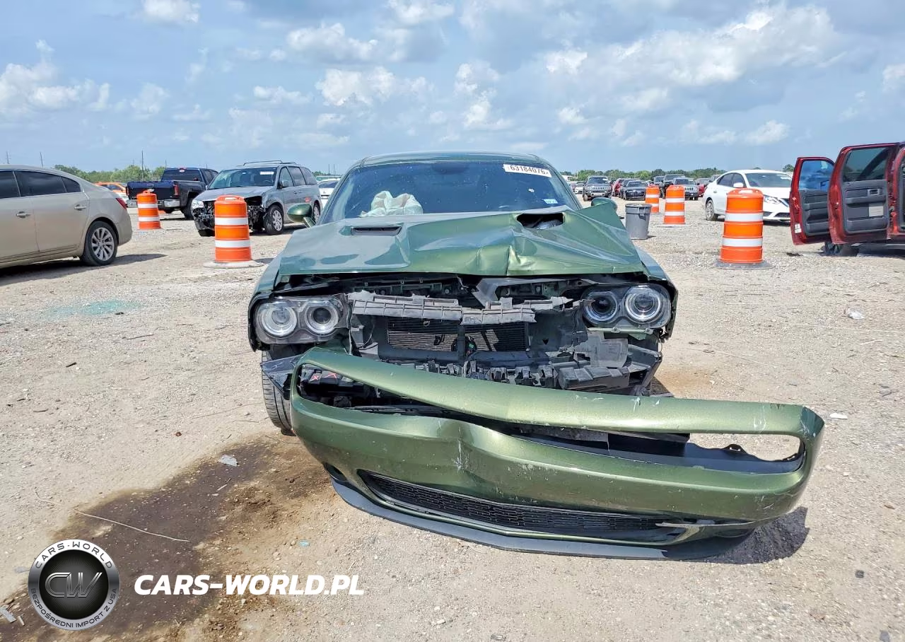 2018 Dodge Challenger Sxt VIN:2C3CDZAGXJH271053 - 5