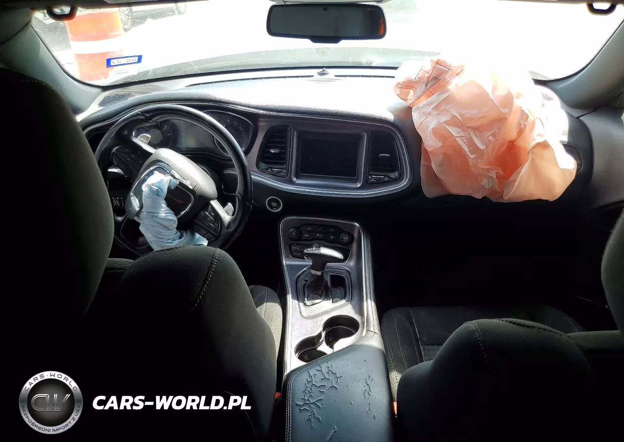 2018 Dodge Challenger Sxt VIN:2C3CDZAGXJH271053 - 8