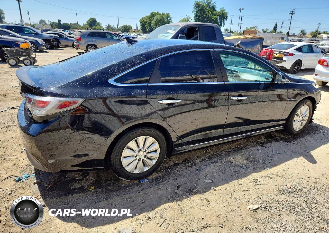 2016 Hyundai Sonata Hybrid Se VIN:KMHE24L13GA033232 - 3