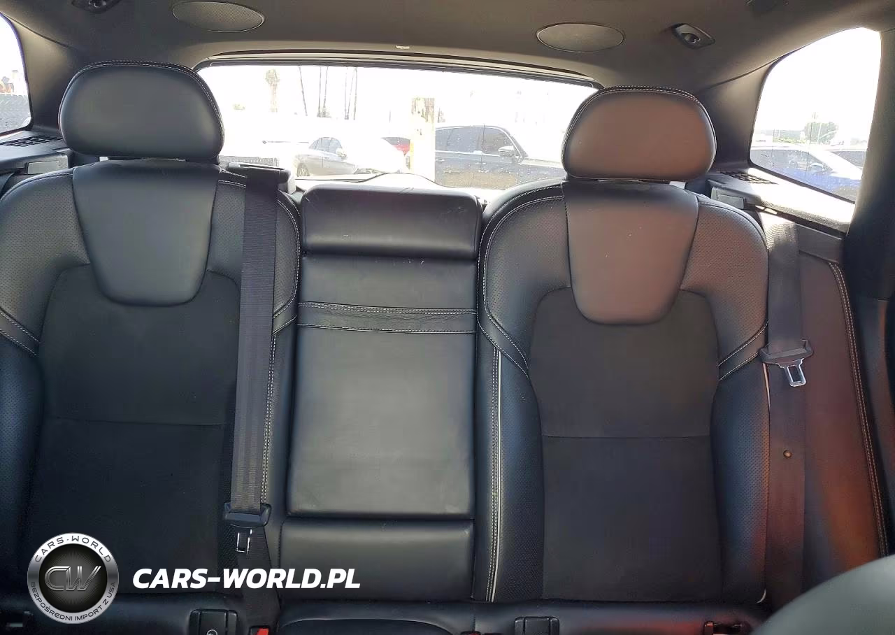 2019 Volvo Xc60 T8 R-Design VIN:LYVBR0DM5KB293704 - 10
