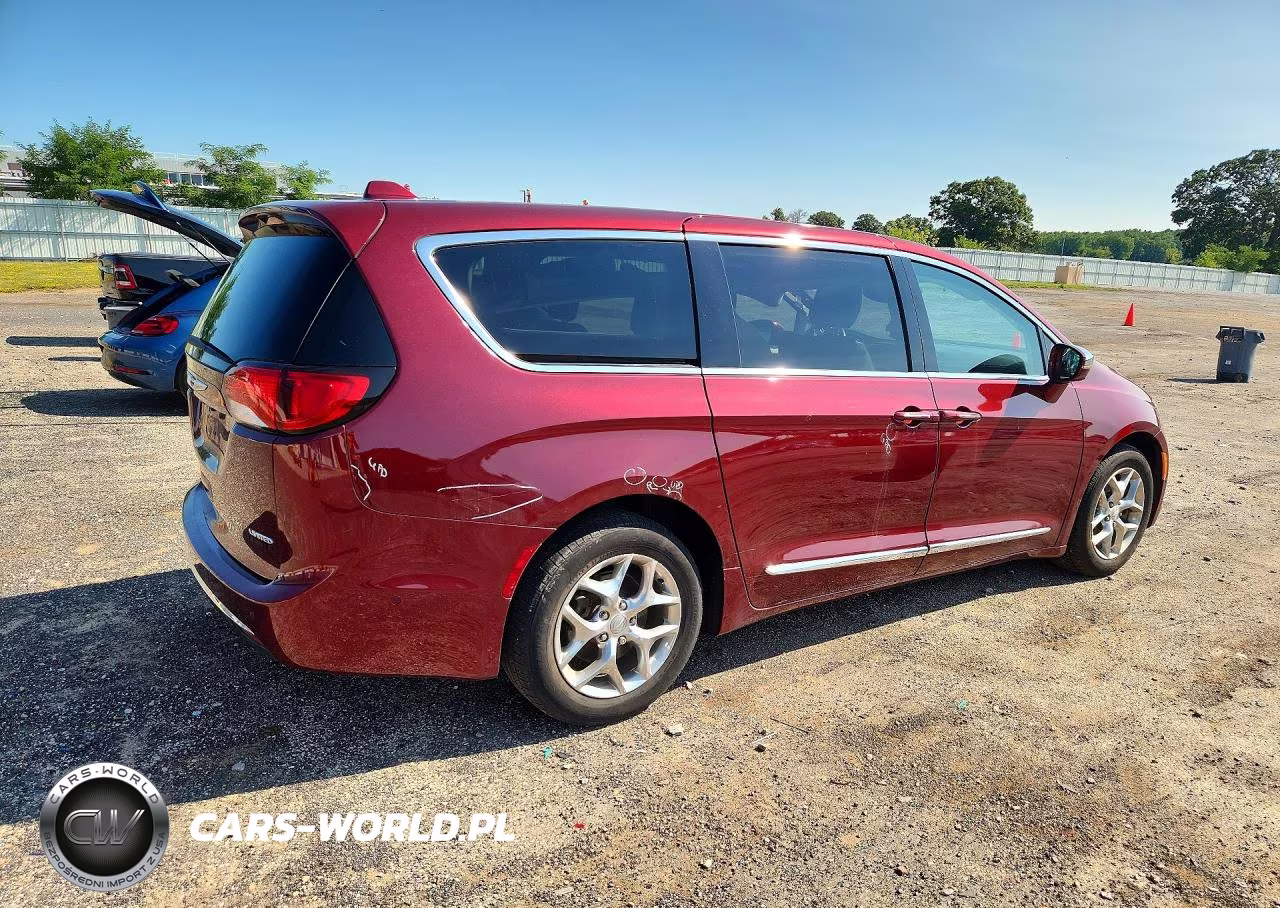 2017 Chrysler Pacifica Limited VIN:2C4RC1GG9HR812728 - 3