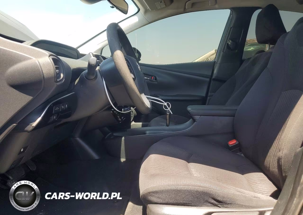 2018 Toyota Prius Two VIN:JTDKBRFU9J3081520 - 7