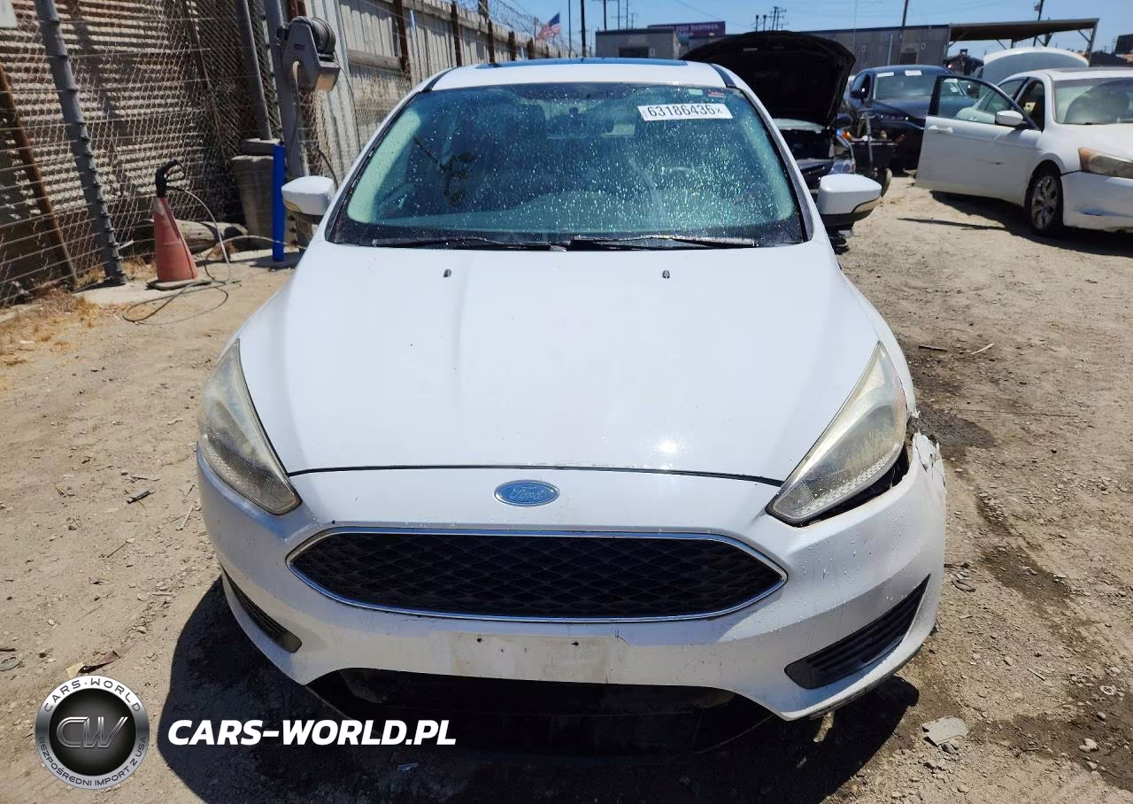 2016 Ford Focus Se VIN:1FADP3K27GL217539 - 5