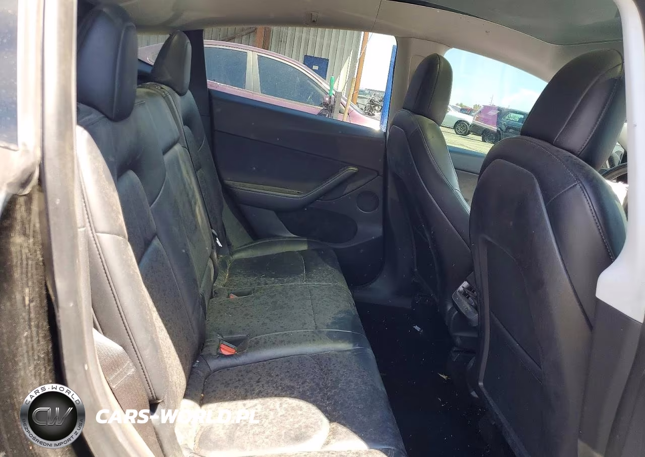 2020 Tesla Model Y VIN:5YJYGDEE0LF033144 - 10
