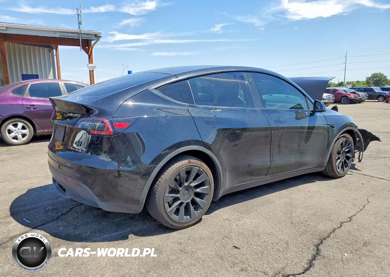 2020 Tesla Model Y VIN:5YJYGDEE0LF033144 - 3