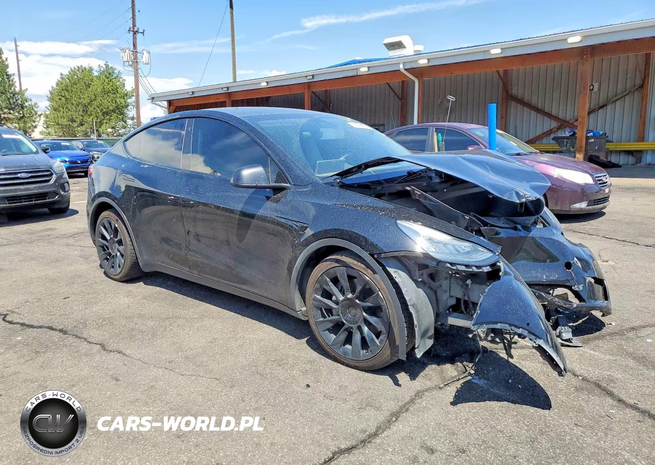 2020 Tesla Model Y VIN:5YJYGDEE0LF033144 - 4