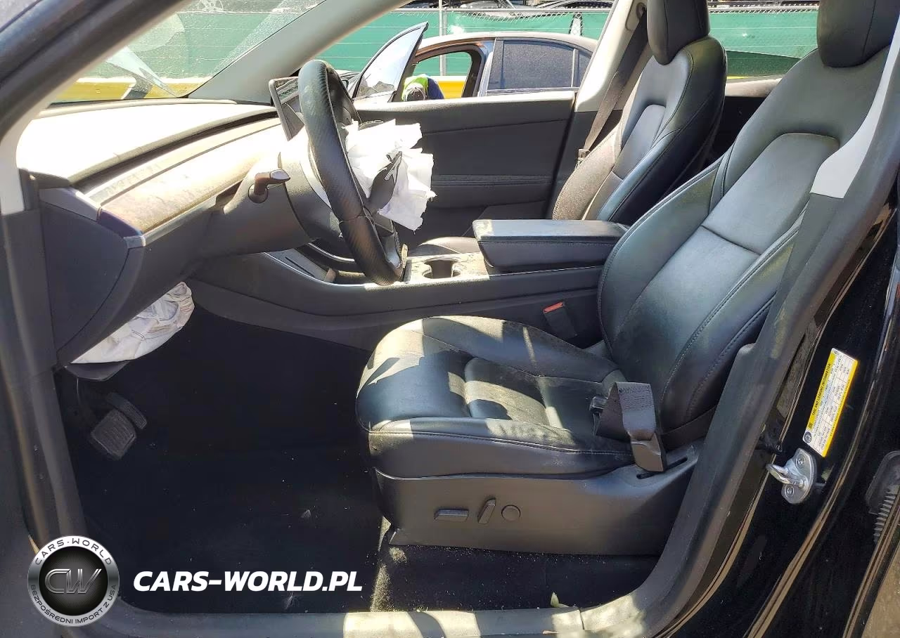 2020 Tesla Model Y VIN:5YJYGDEE0LF033144 - 7