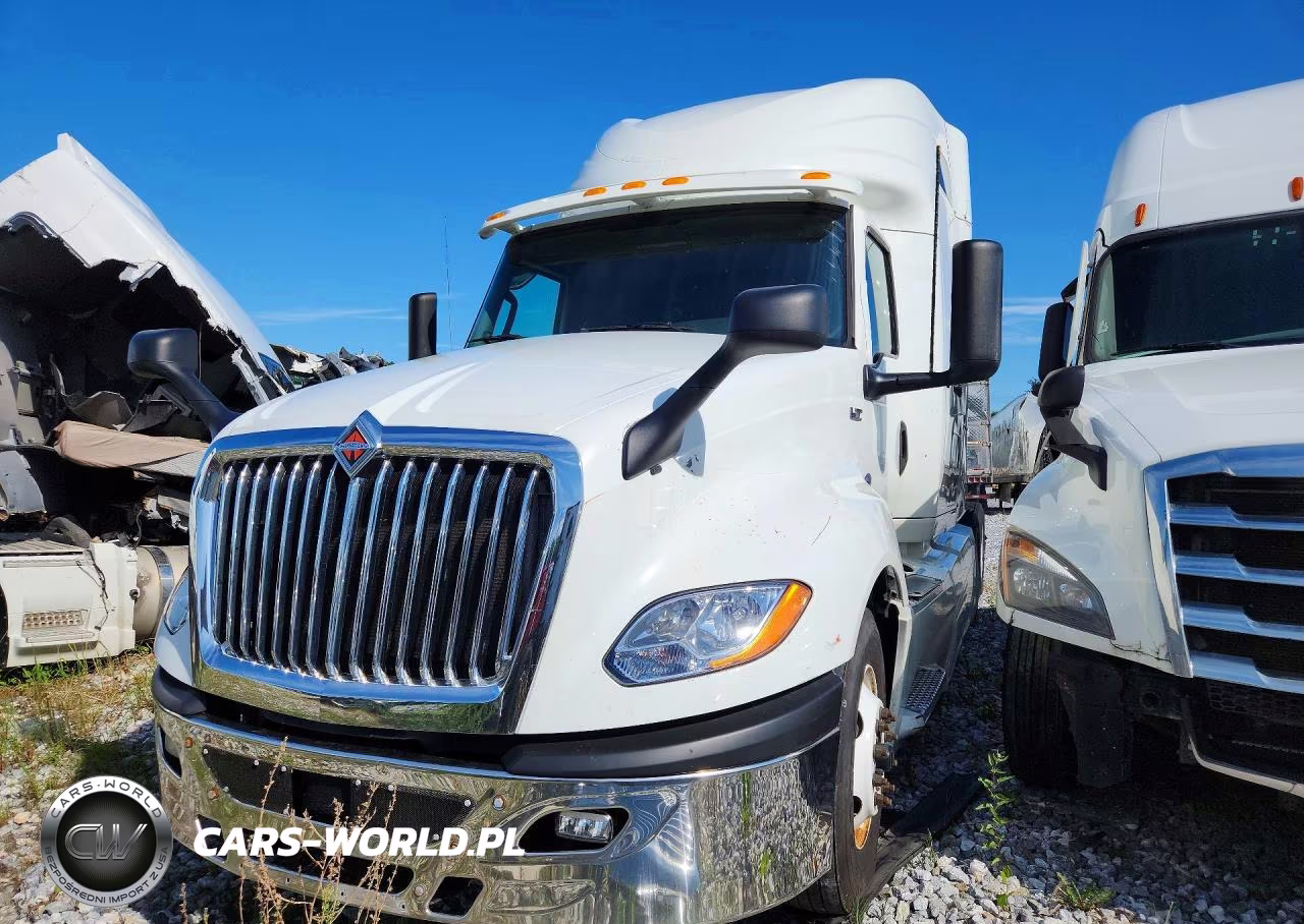 2019 International Lt625