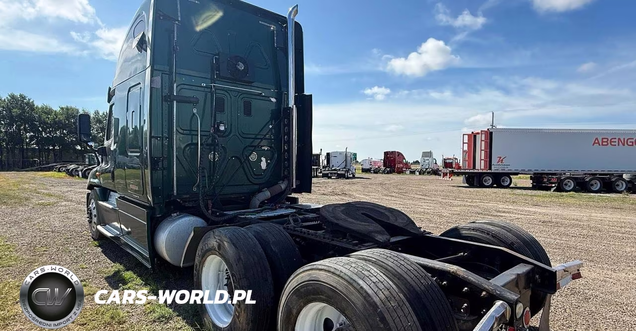 2019 Freightliner Cascadia 125 Semi Truck VIN:3AKJGLD65FSGC4864 - 3