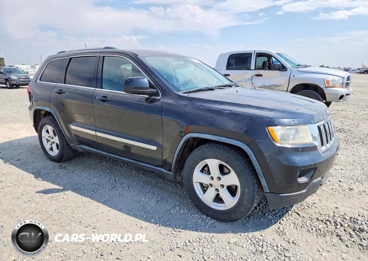 2011 Jeep Grand Cherokee Laredo VIN:1J4RR4GG6BC542884 - 4