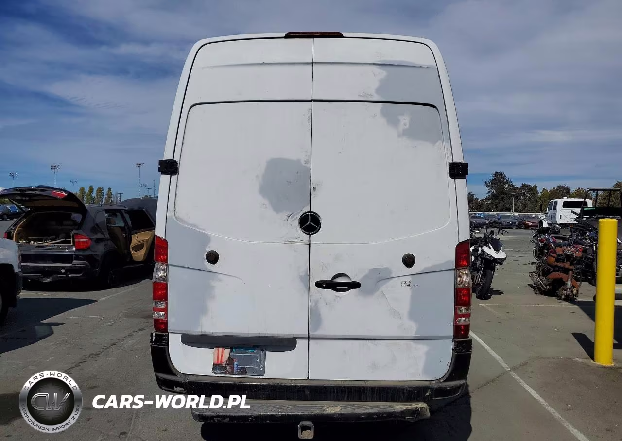 2012 Mercedes Benz Sprinter 2500 Delivery Van VIN:WD3PE8CC4C5618153 - 6