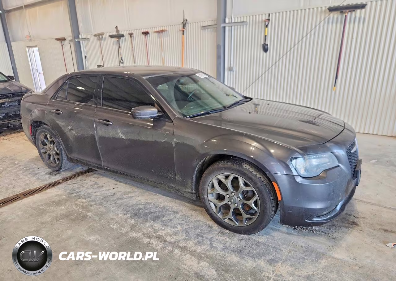 2016 Chrysler 300 S VIN:2C3CCAGG1GH136385 - 4