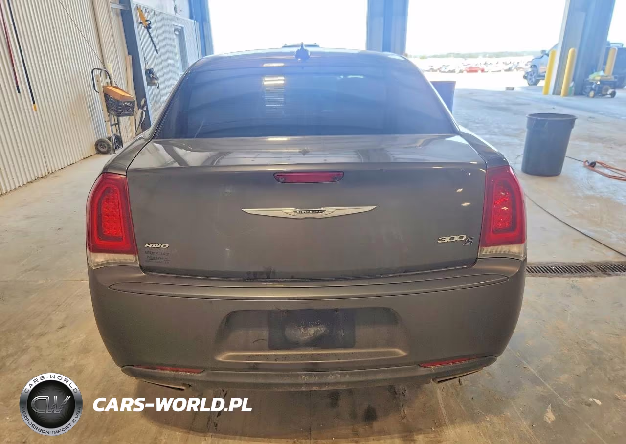2016 Chrysler 300 S VIN:2C3CCAGG1GH136385 - 6