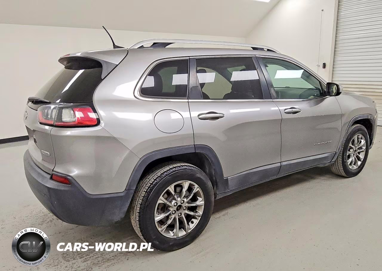 2019 Jeep Cherokee Latitude Plus VIN:1C4PJMLB9KD194801 - 3