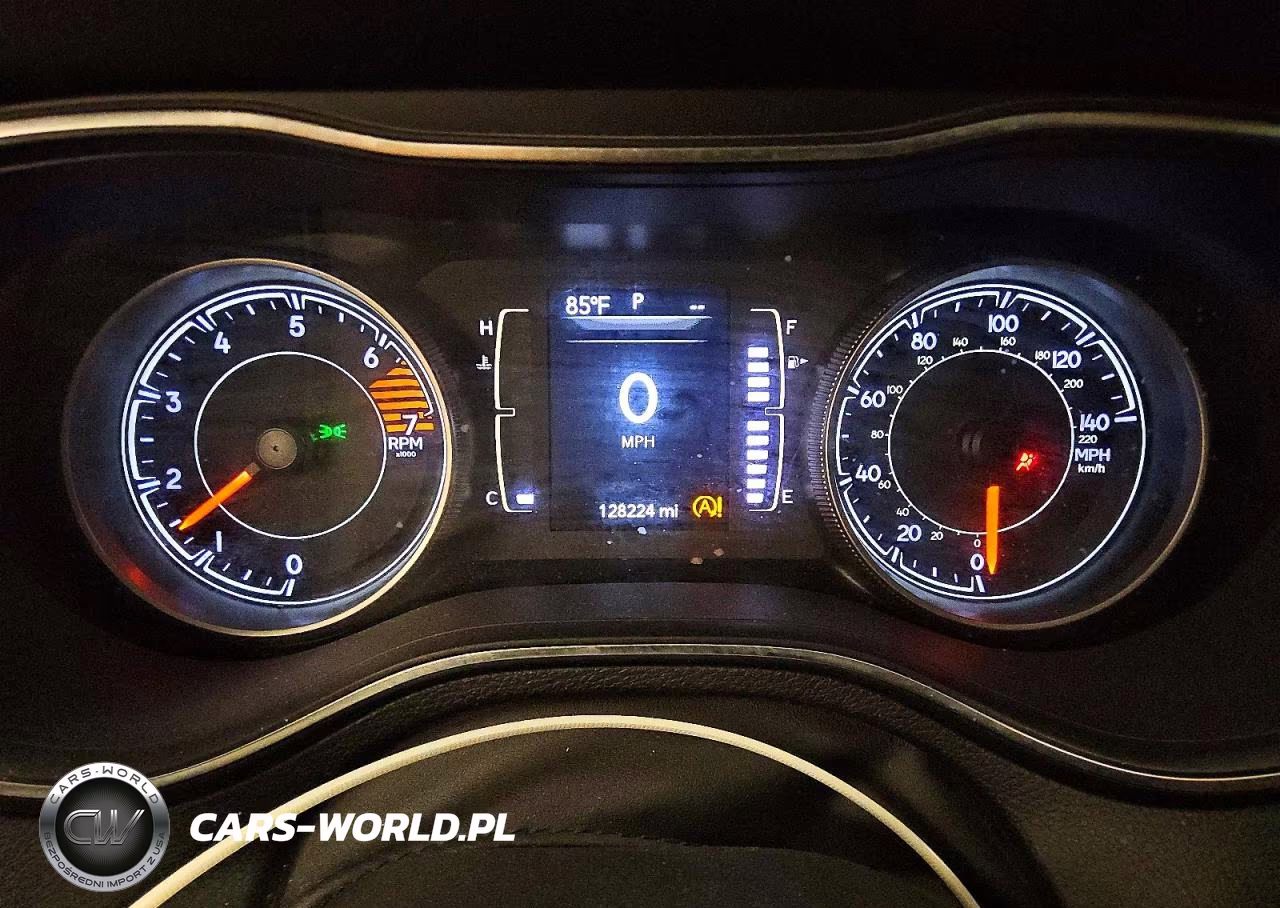 2019 Jeep Cherokee Latitude Plus VIN:1C4PJMLB9KD194801 - 9