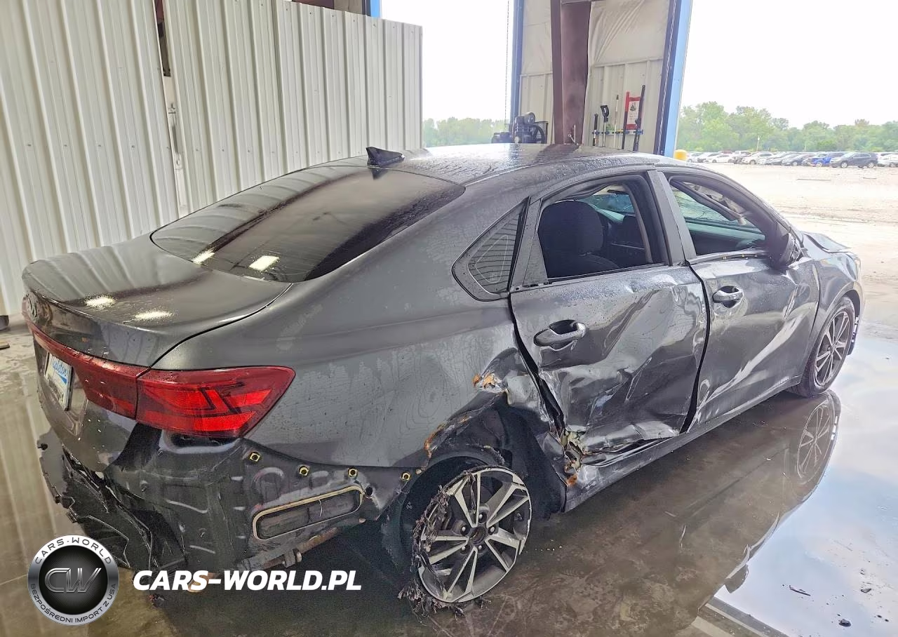 2024 Kia Forte Lxs VIN:3KPF24ADXRE739927 - 3