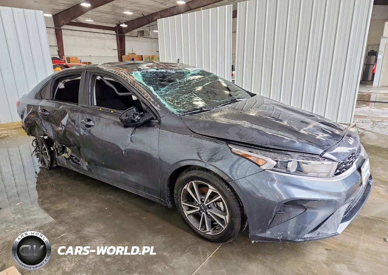 2024 Kia Forte Lxs VIN:3KPF24ADXRE739927 - 4