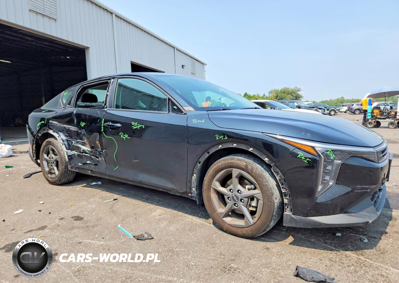 2025 Kia K4 Lxs VIN:3KPFT4DE4SE078421 - 4