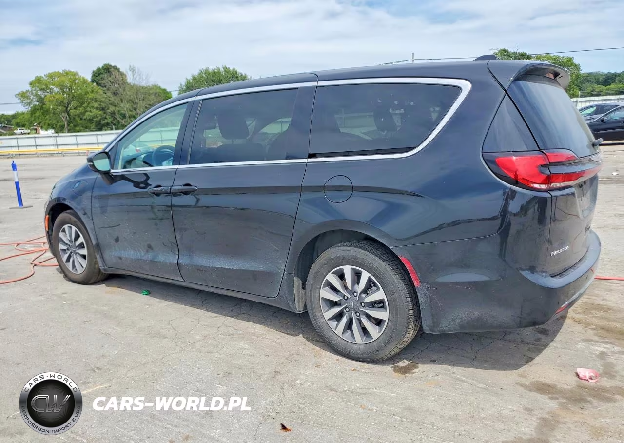 2022 Chrysler Pacifica Hybrid Touring L VIN:2C4RC1L74NR105733 - 2