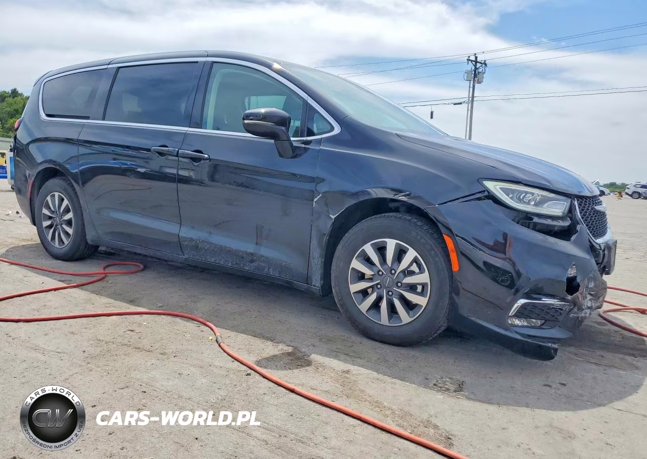 2022 Chrysler Pacifica Hybrid Touring L VIN:2C4RC1L74NR105733 - 4
