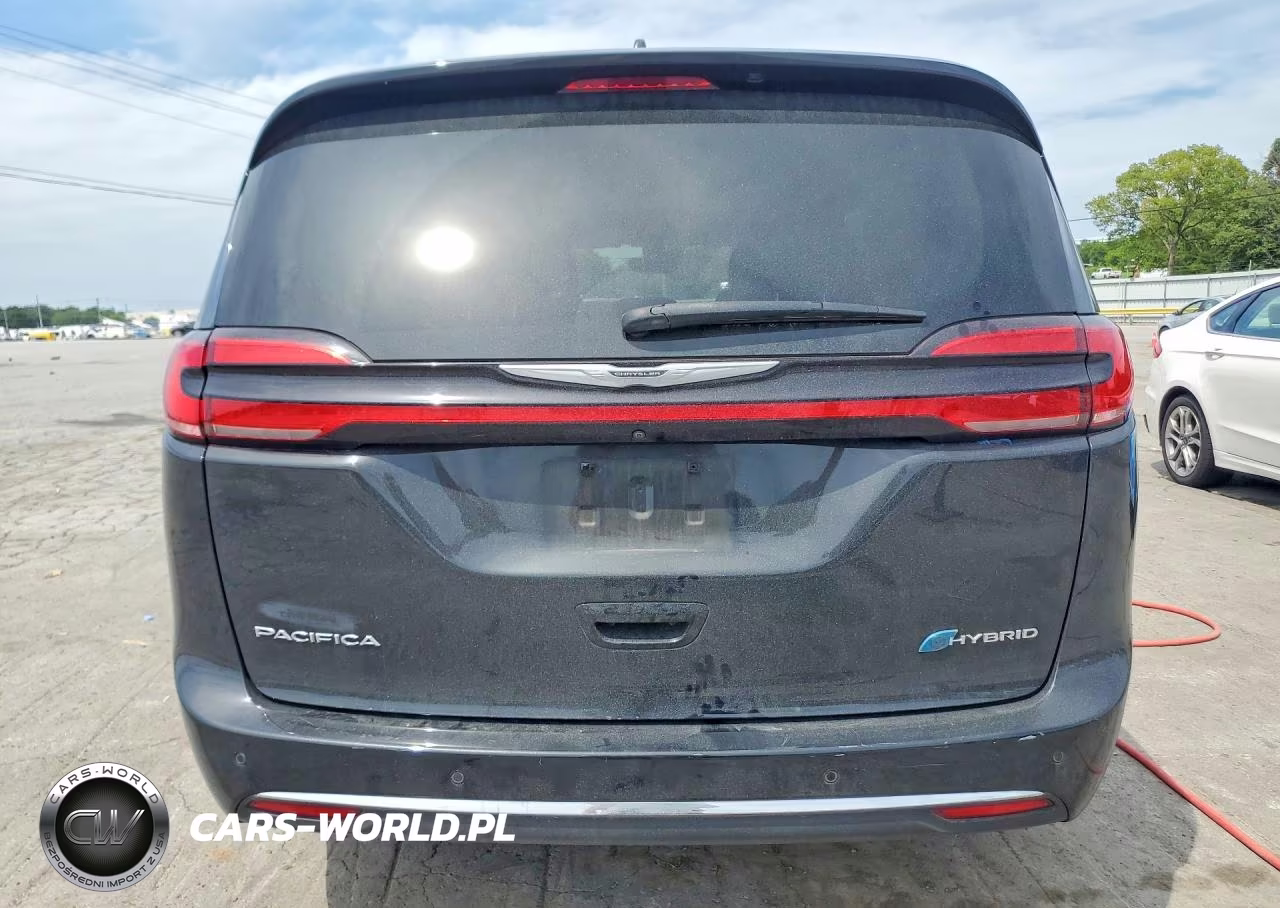 2022 Chrysler Pacifica Hybrid Touring L VIN:2C4RC1L74NR105733 - 6