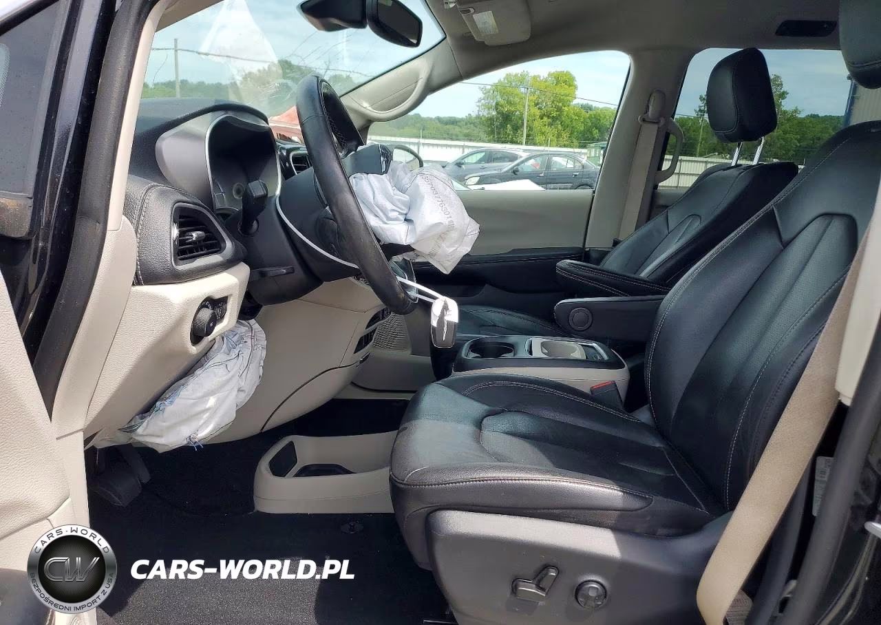 2022 Chrysler Pacifica Hybrid Touring L VIN:2C4RC1L74NR105733 - 7