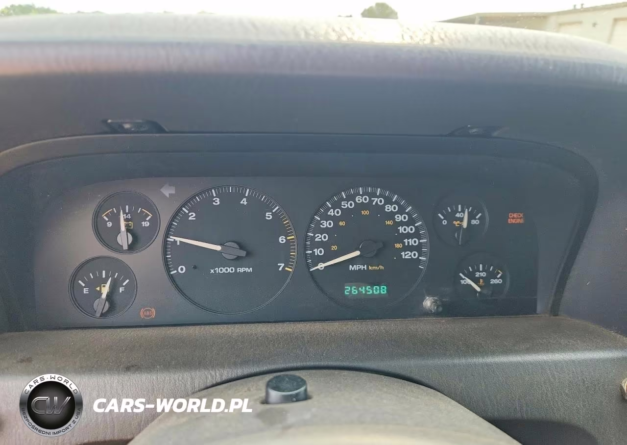 1999 Jeep Grand Cherokee Laredo VIN:1J4GW58S8XC588362 - 9