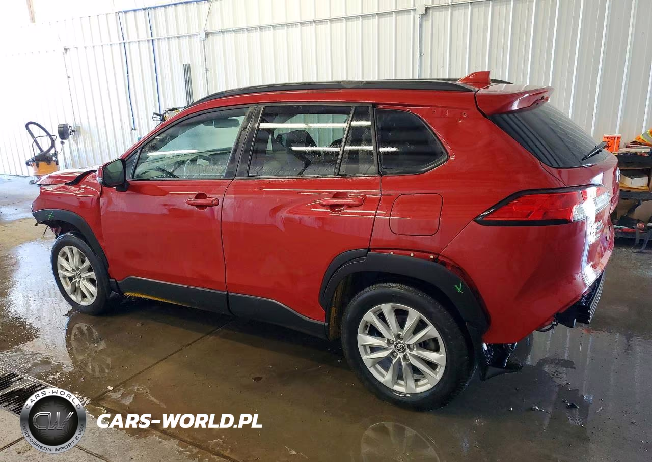 2022 Toyota Corolla Cross Le VIN:7MUCAABG2NV023445 - 2