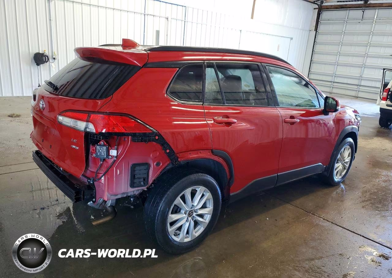 2022 Toyota Corolla Cross Le VIN:7MUCAABG2NV023445 - 3