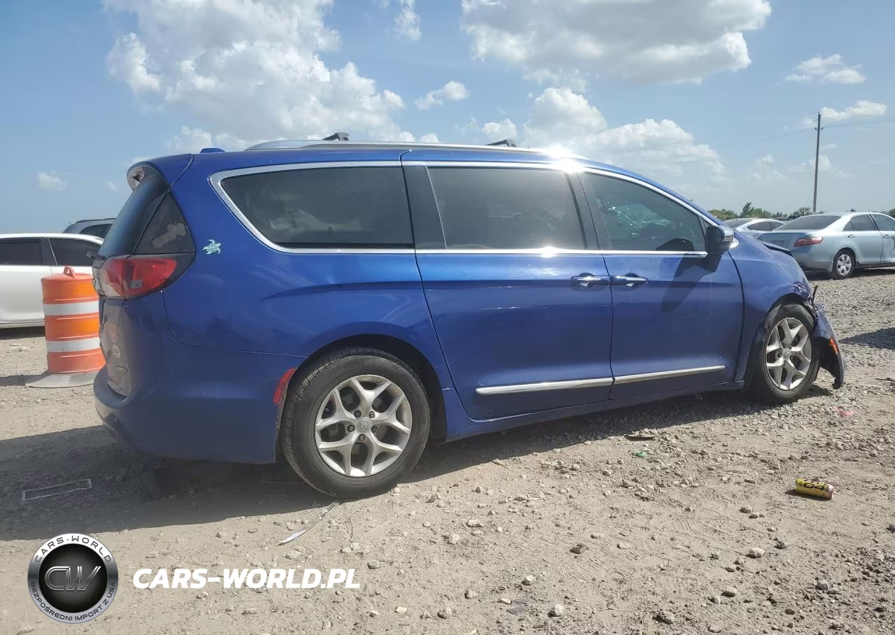 2019 Chrysler Pacifica Limited VIN:2C4RC1GG0KR732130 - 3