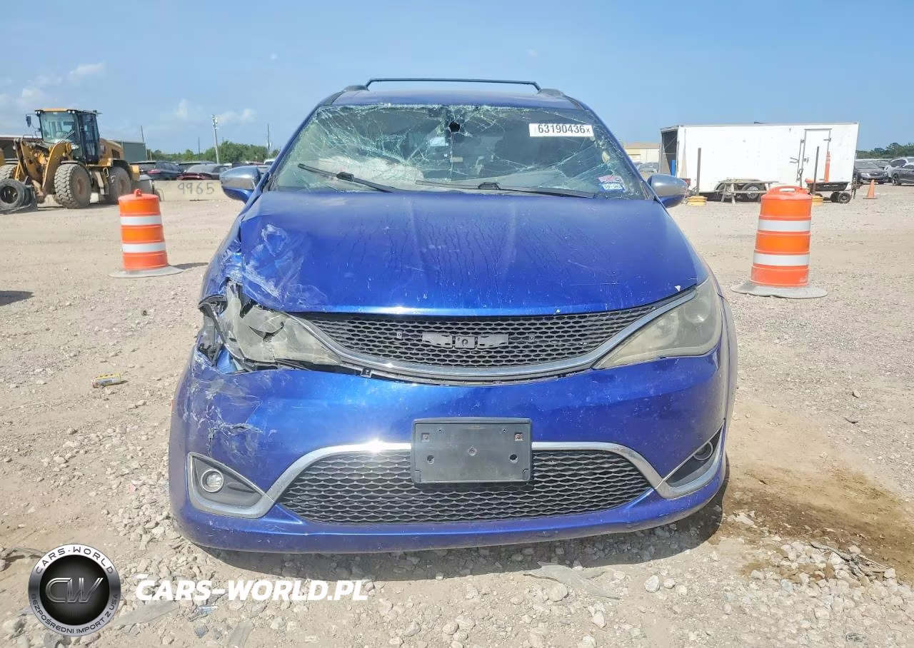 2019 Chrysler Pacifica Limited VIN:2C4RC1GG0KR732130 - 5