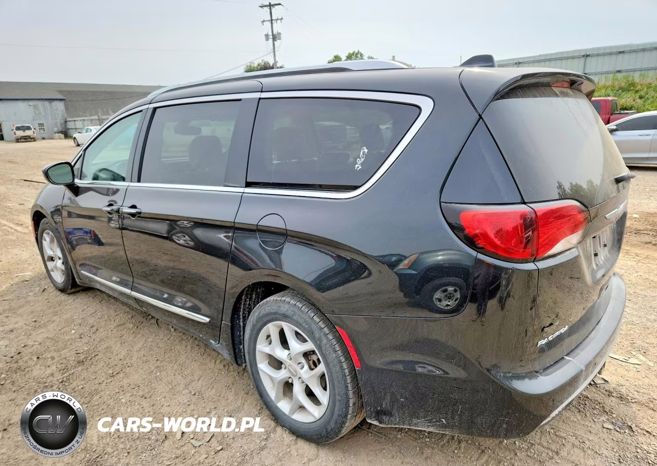 2017 Chrysler Pacifica Touring L Plus VIN:2C4RC1EG9HR578335 - 2