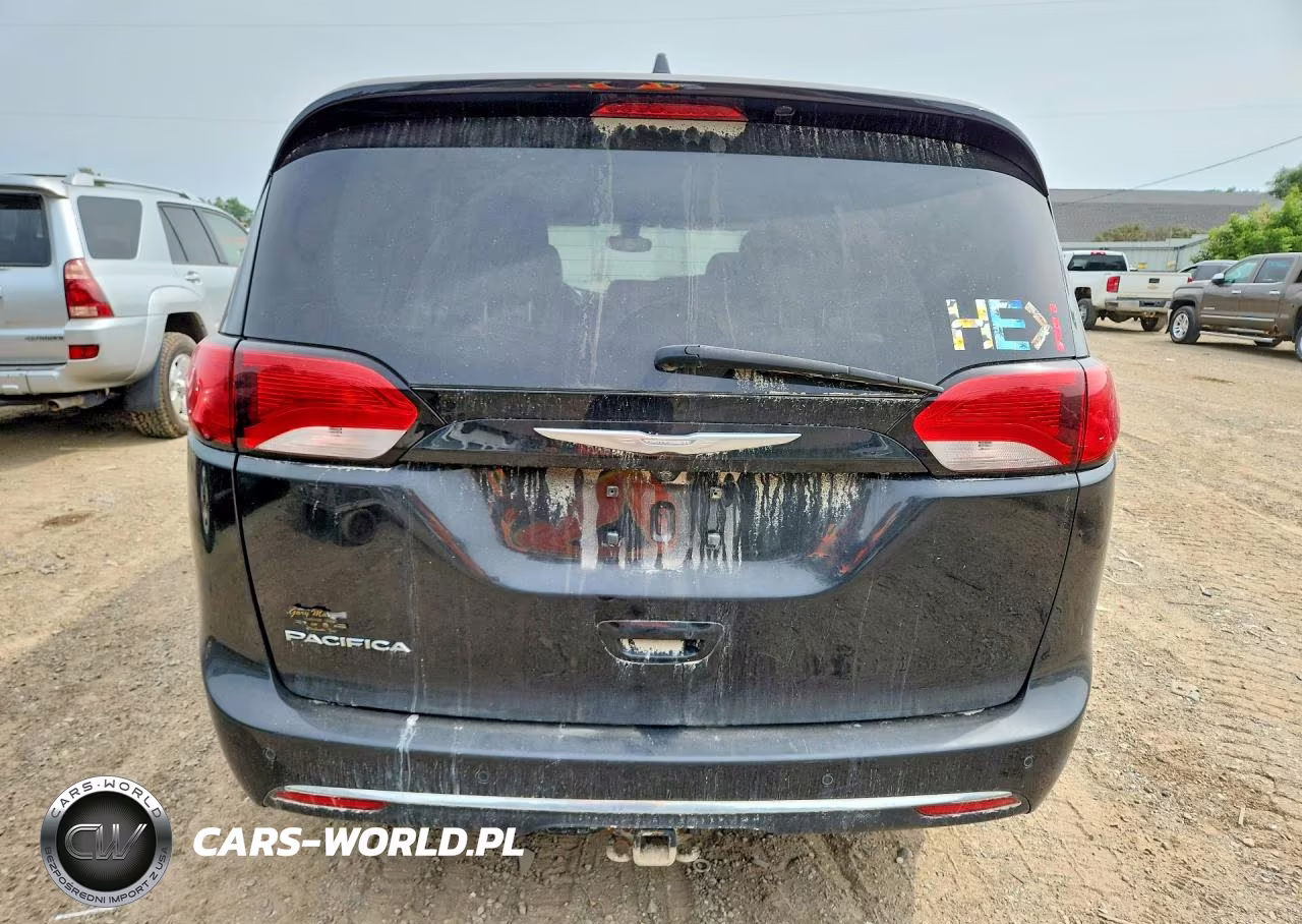 2017 Chrysler Pacifica Touring L Plus VIN:2C4RC1EG9HR578335 - 6