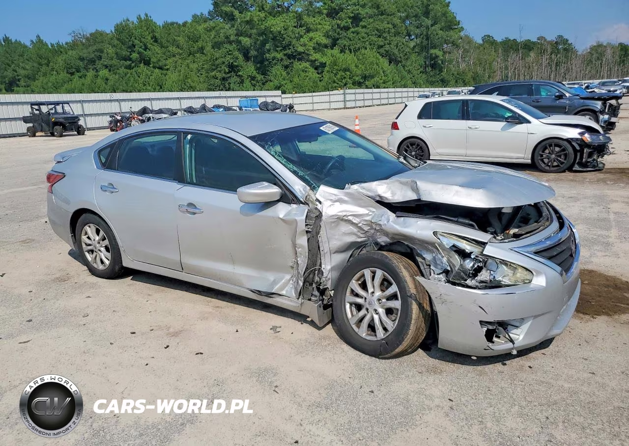 2014 Nissan Altima 2.5 S VIN:1N4AL3AP4EC900596 - 4