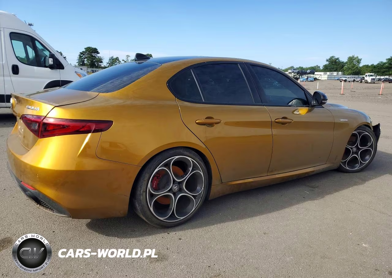 2023 Alfa Romeo Giulia Ti VIN:ZARFANBN5P7669465 - 3
