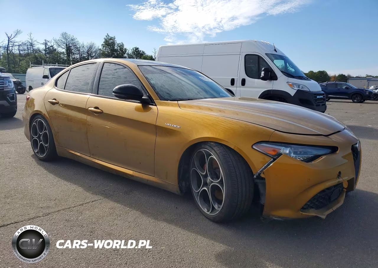 2023 Alfa Romeo Giulia Ti VIN:ZARFANBN5P7669465 - 4