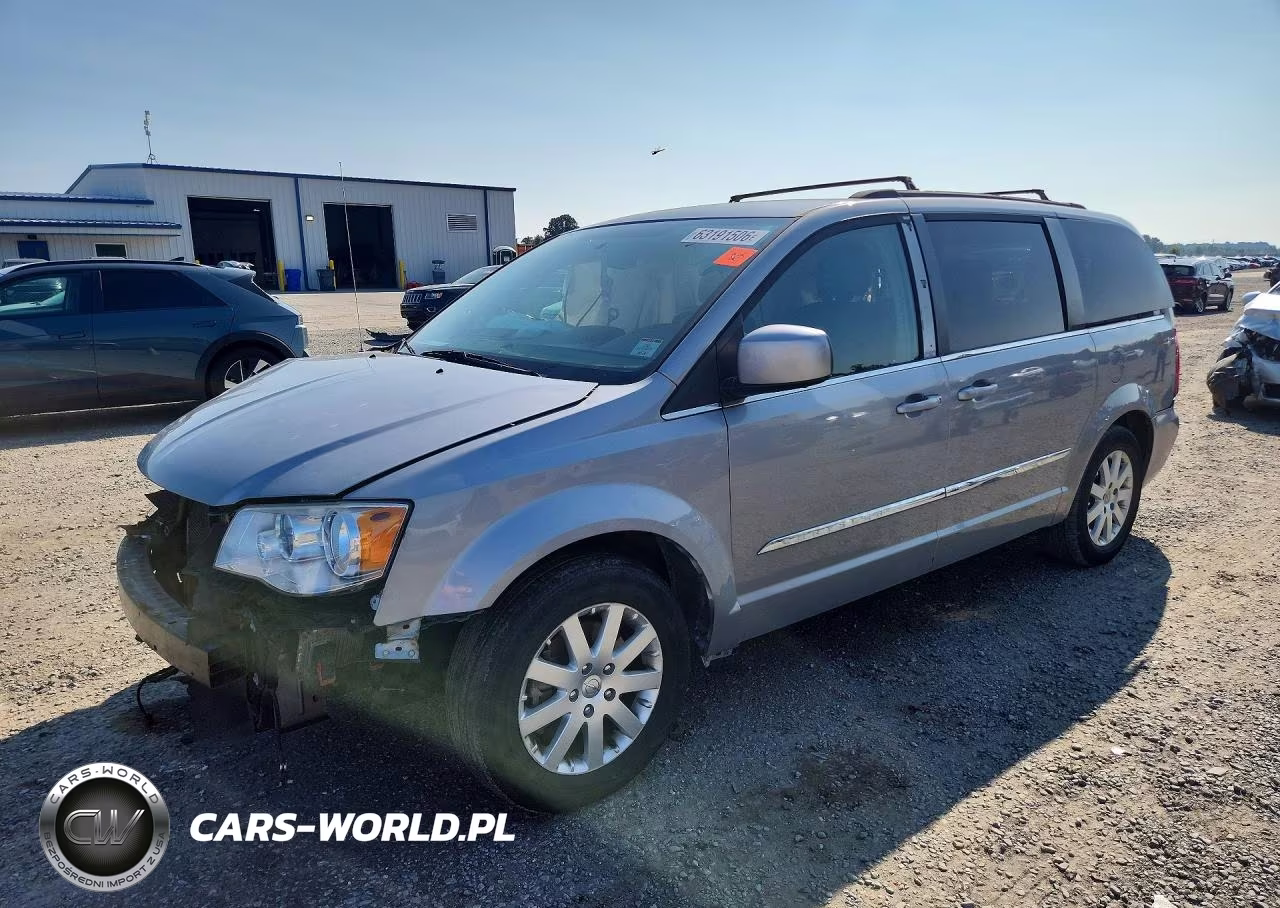 2015 Chrysler Town & Country Touring – zdjęcie 1 z 13