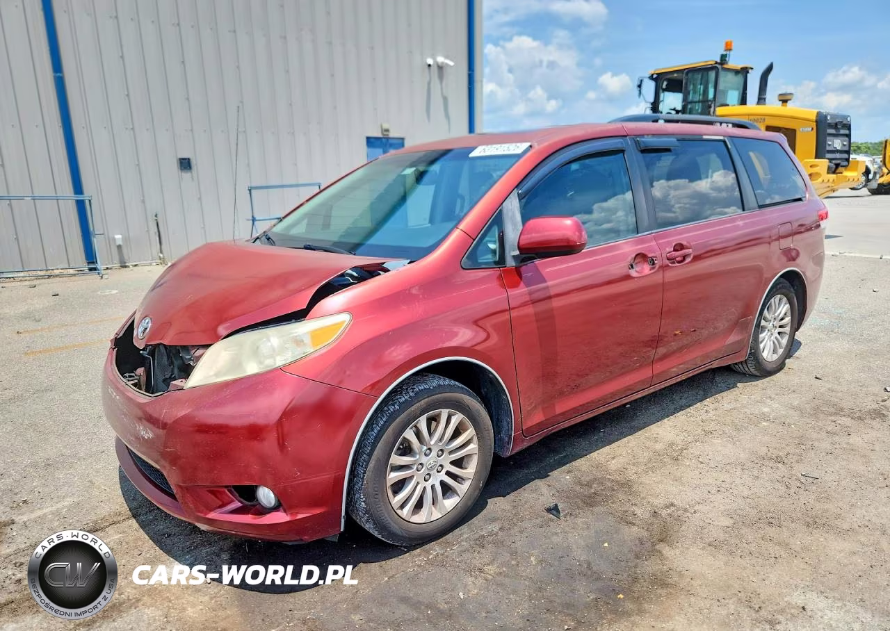2012 Toyota Sienna Xle 8-Passenger – zdjęcie 1 z 13