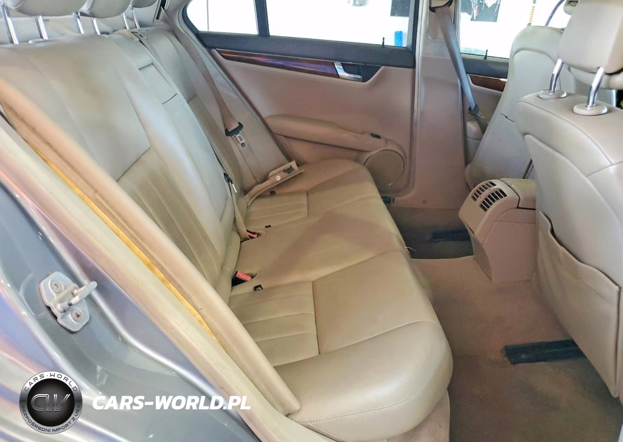 2011 Mercedes-Benz C 300 4Matic VIN:WDDGF8BB2BF537632 - 10