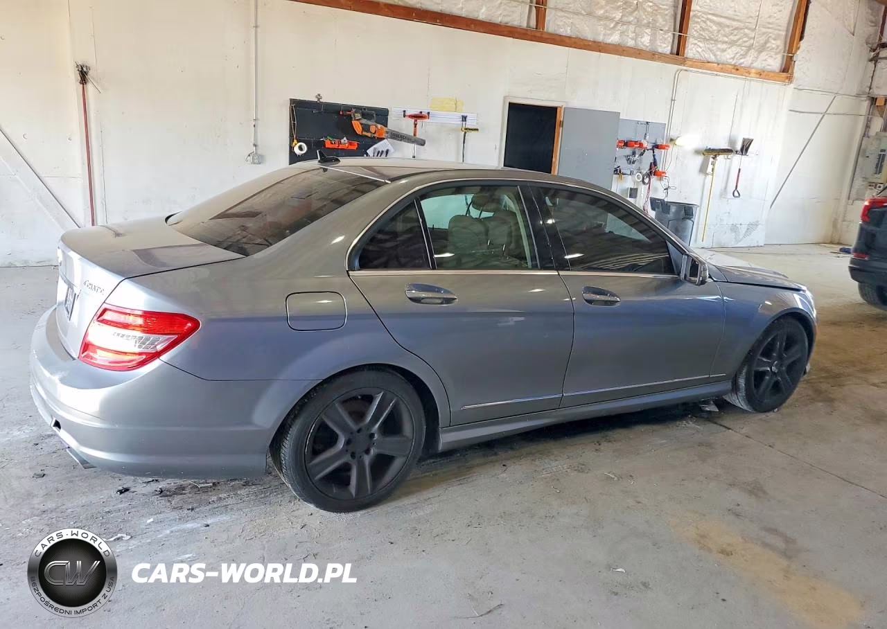 2011 Mercedes-Benz C 300 4Matic VIN:WDDGF8BB2BF537632 - 3