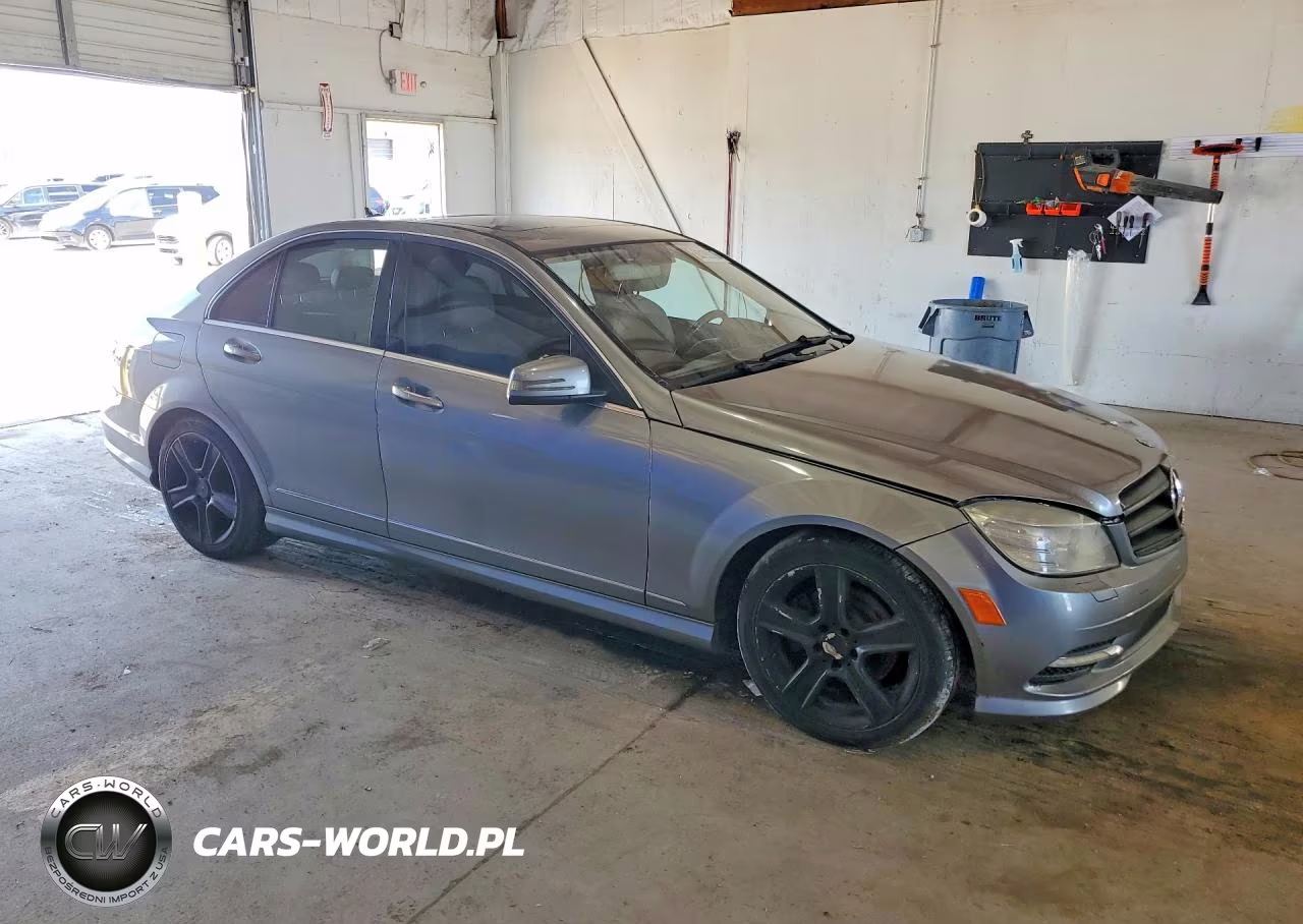 2011 Mercedes-Benz C 300 4Matic VIN:WDDGF8BB2BF537632 - 4