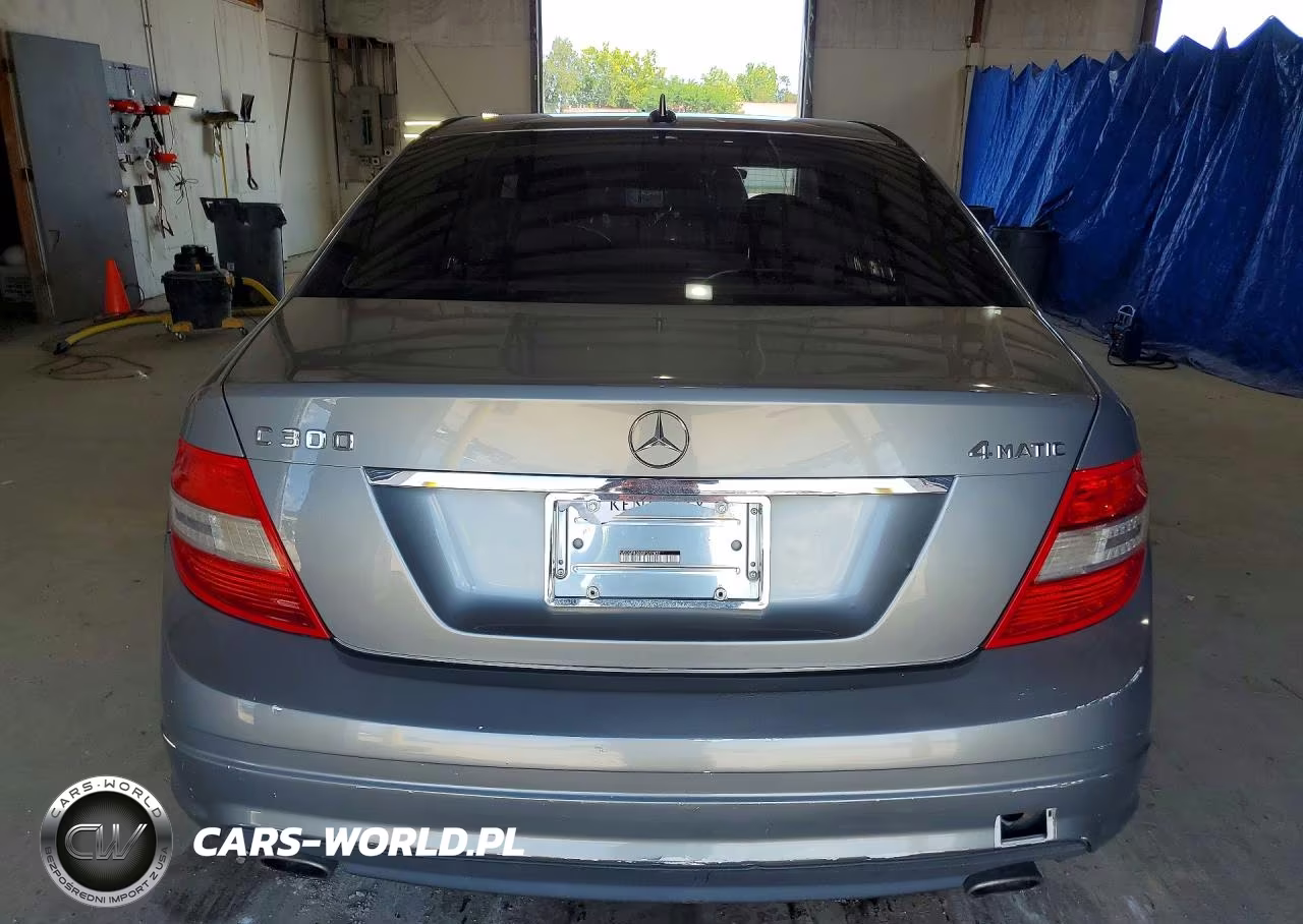 2011 Mercedes-Benz C 300 4Matic VIN:WDDGF8BB2BF537632 - 6